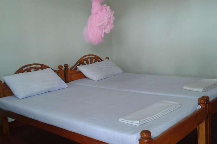 Room 12 of 75