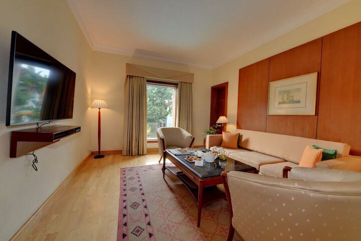 Room 11 of 40