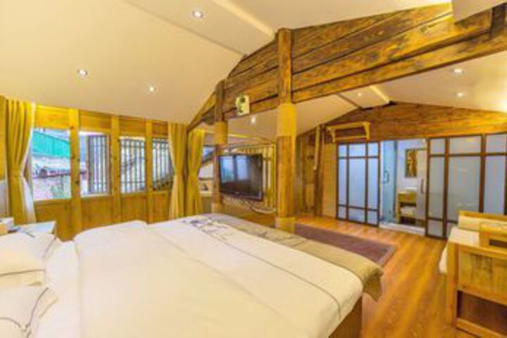 Room 28 of 55
