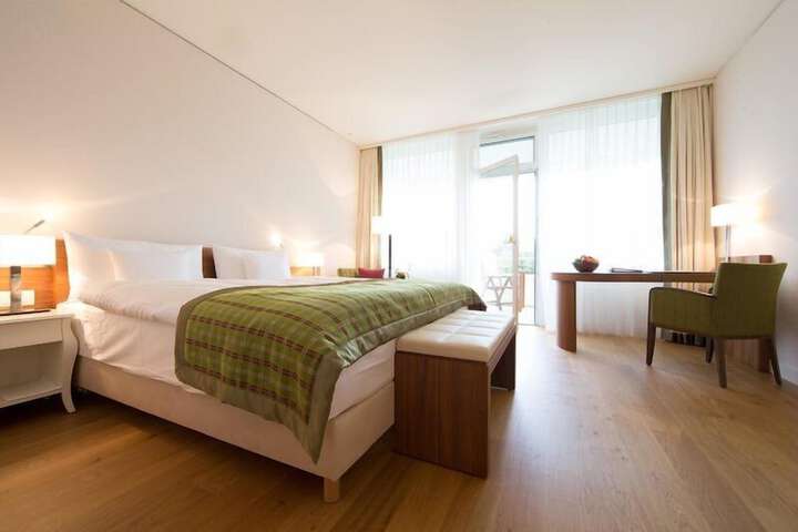 Room 12 of 66