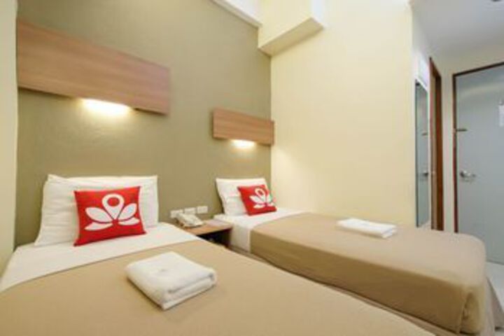 Room 11 of 21