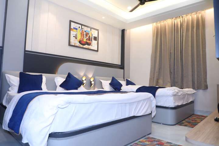 Room 34 of 59
