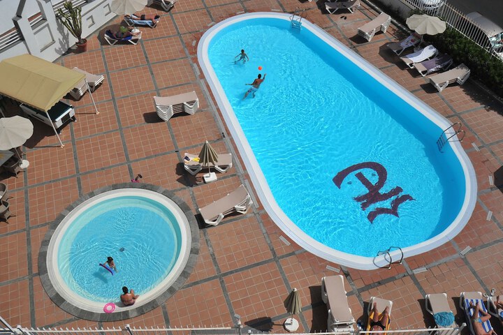 Pools & Facilities