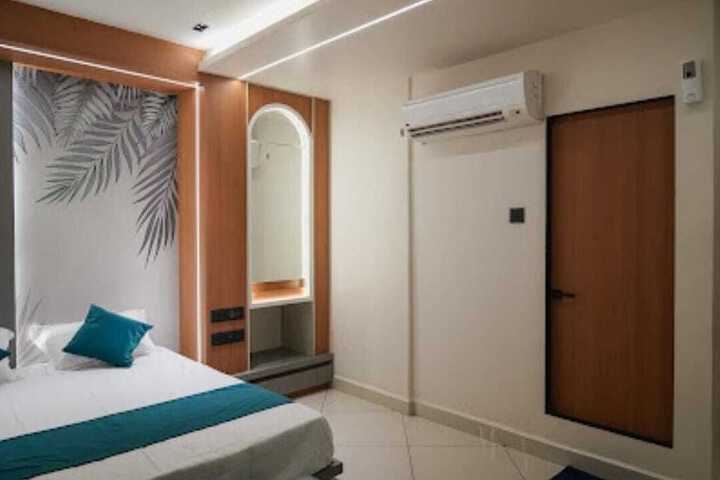 Room 8 of 20