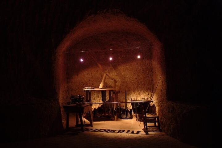 Room 4 of 36