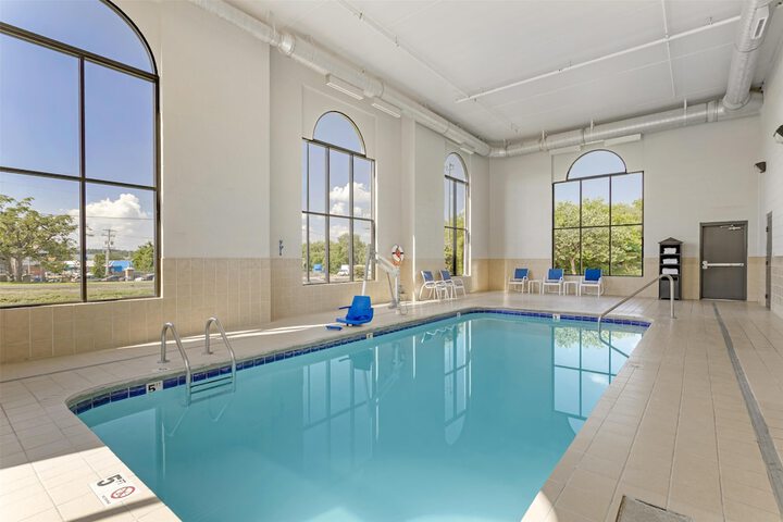Pool 24 of 33