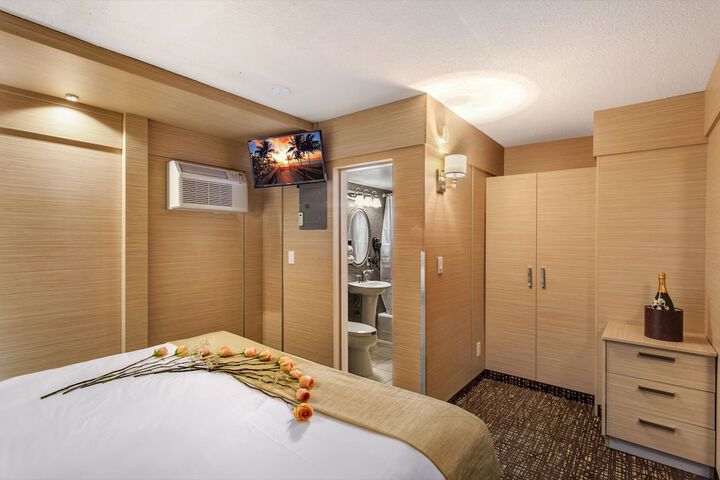 Standard | King Bed (6 of 17)