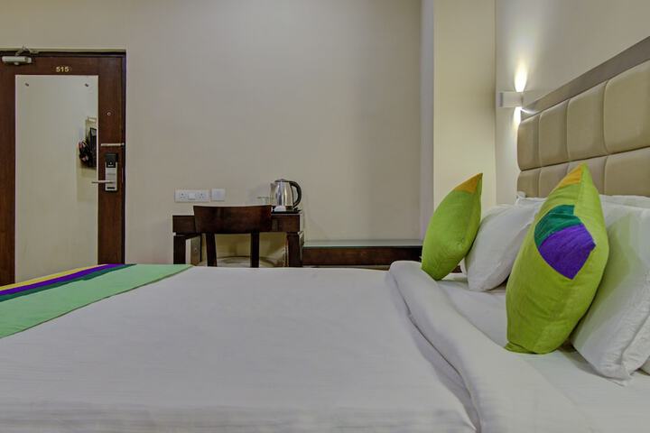 Room 27 of 51