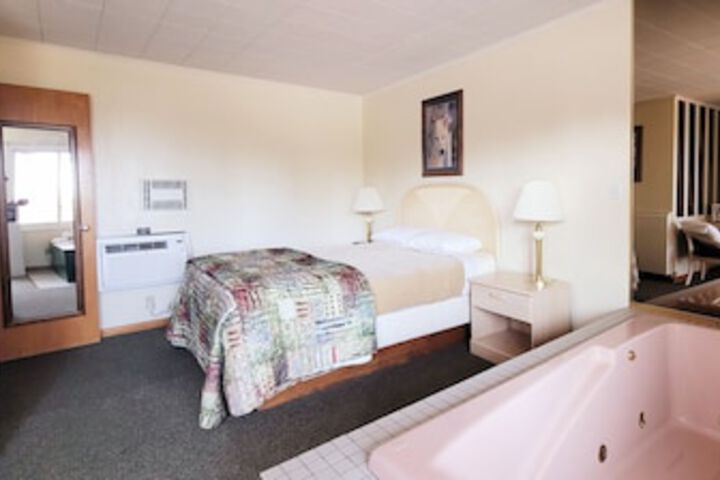 Room 4 of 120
