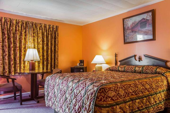 2 Queen Beds (3 of 11)