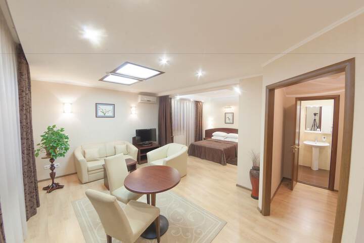 Room 4 of 37