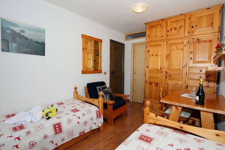 Room 3 of 16
