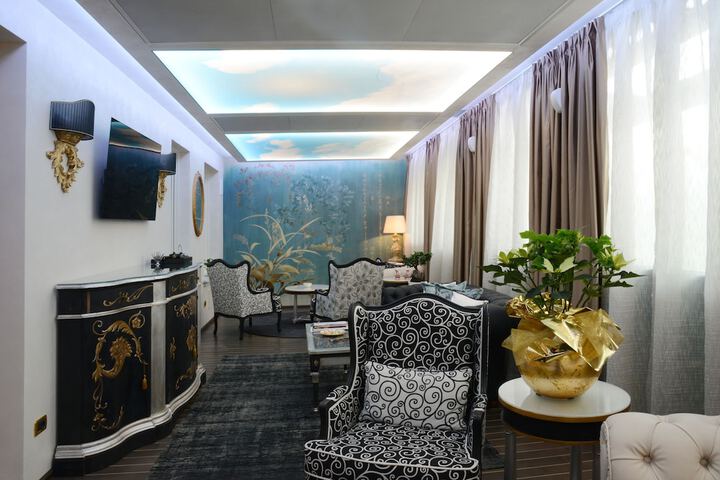 Hotel Interior 4 of 112