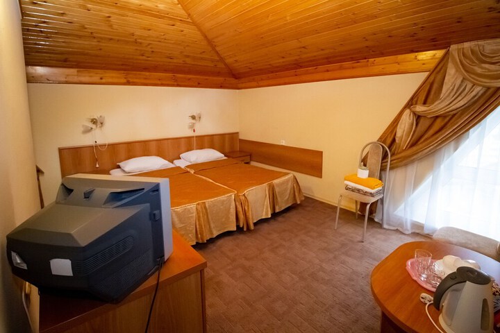 Room 16 of 129