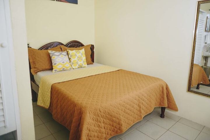 Room 8 of 30