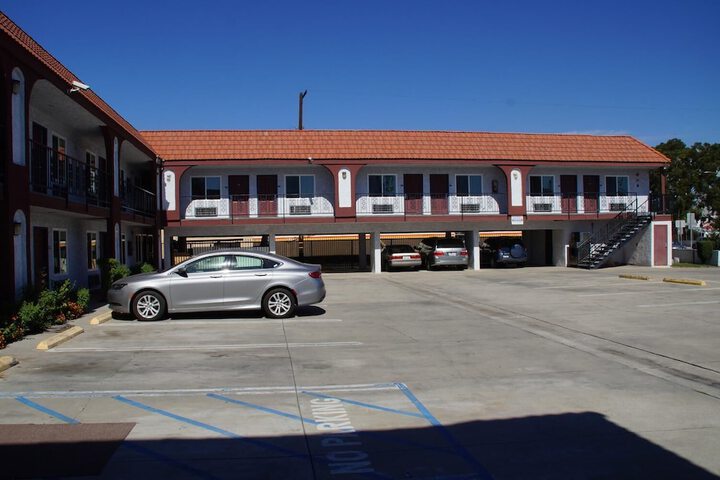 Property Grounds 18 of 27