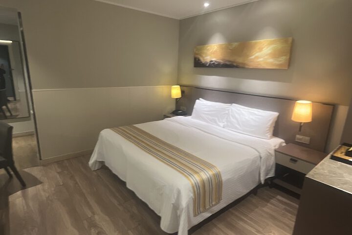Room 19 of 41