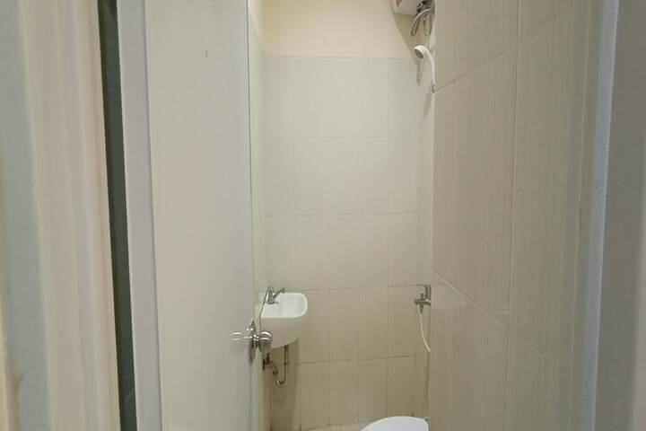 Room 8 of 13
