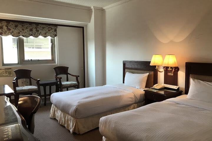 Room 12 of 44