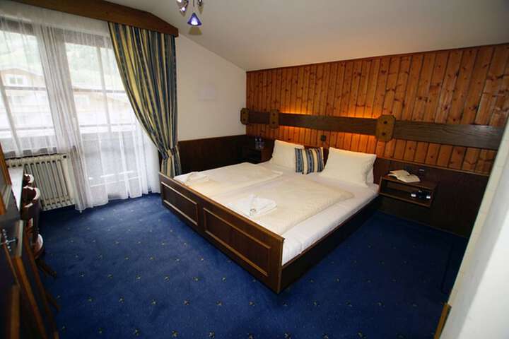 Room 21 of 43