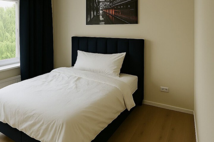 Room 6 of 25