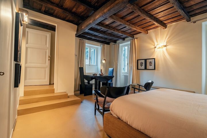 Room 9 of 63