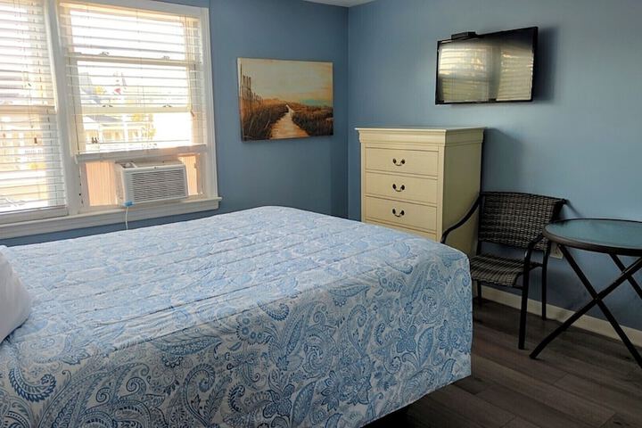 Room 9 of 29