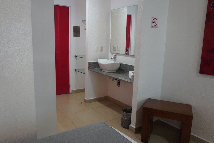 Room 18 of 46