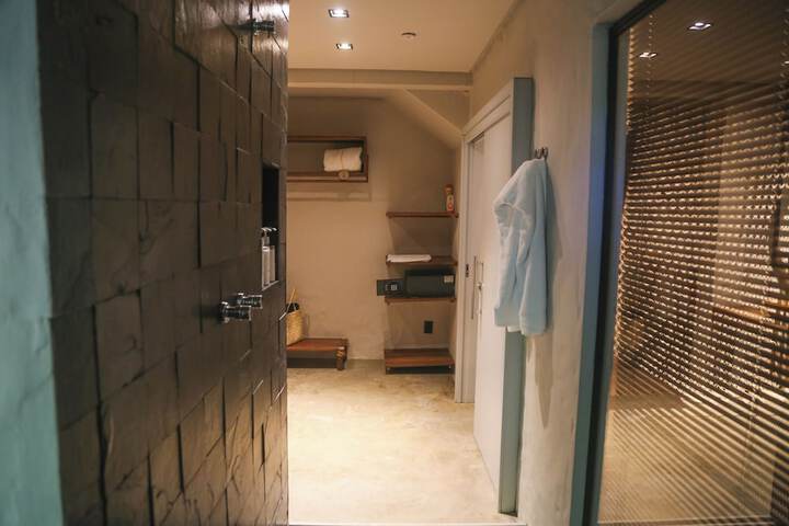 Room 65 of 110