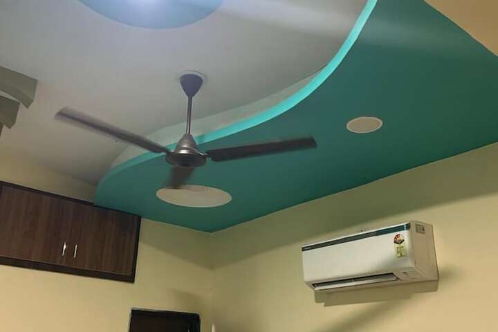 Room 6 of 24