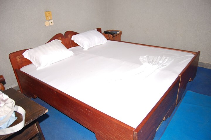 Room 14 of 38