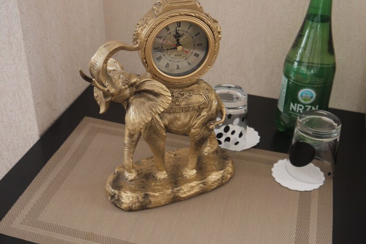 Room 13 of 42