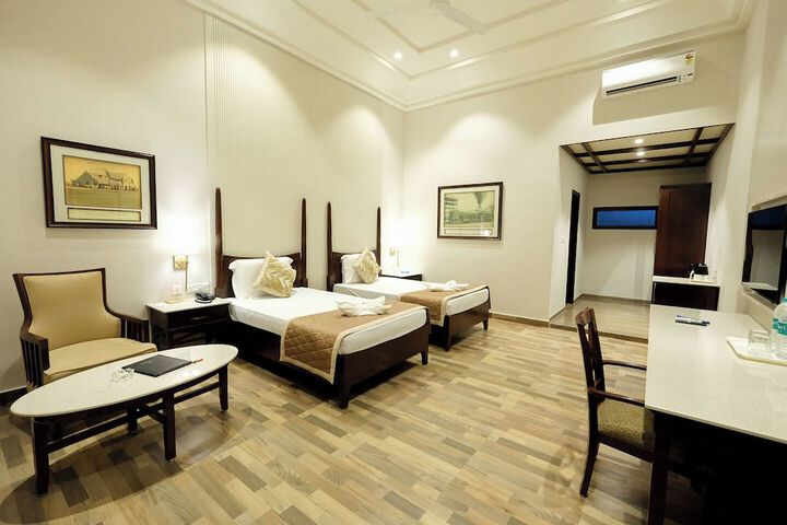 Room 12 of 70