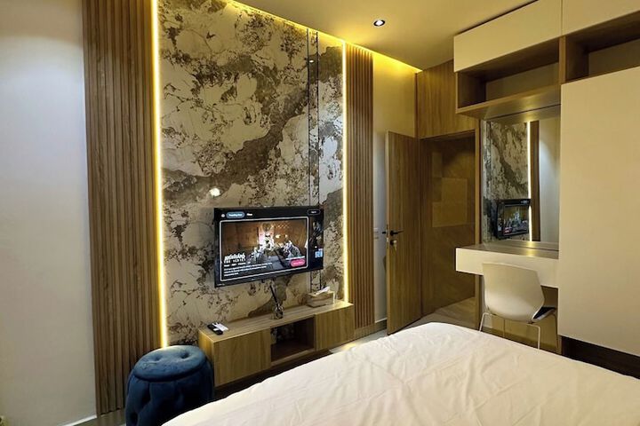 Room 9 of 22