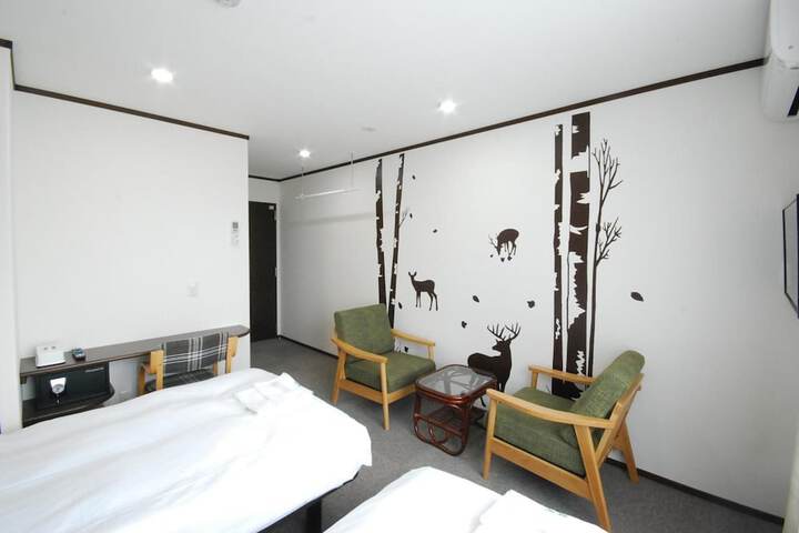 Room 8 of 25