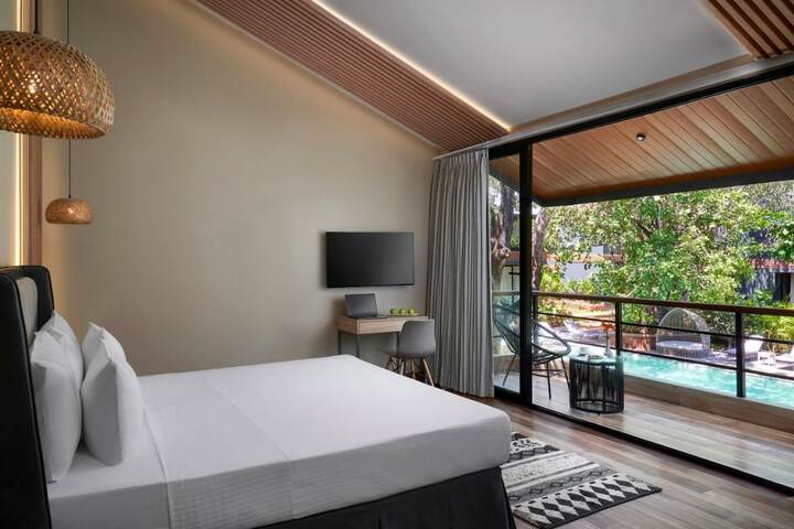 Room 3 of 56