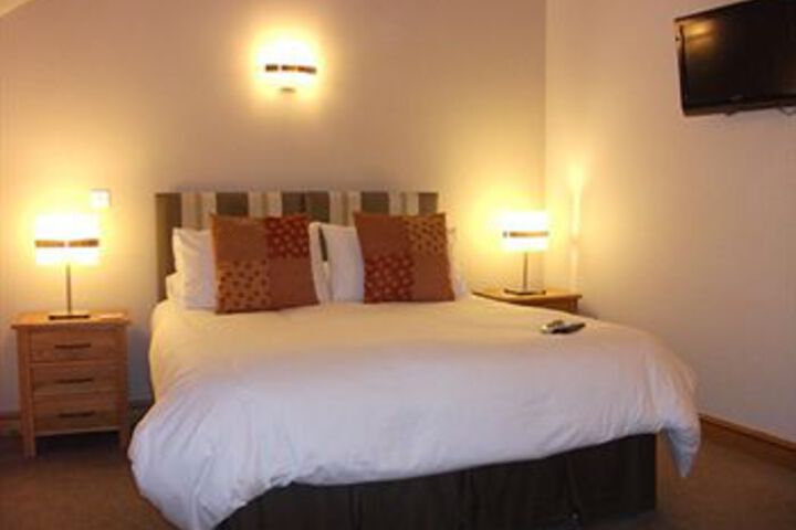 Room 7 of 8