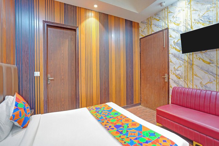 Room 18 of 32