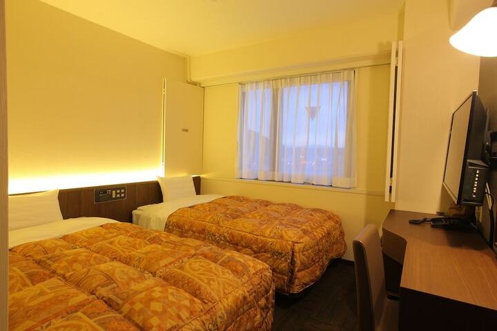 Room 14 of 122