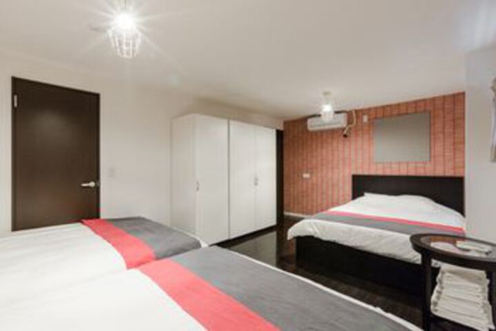 Room 118 of 182