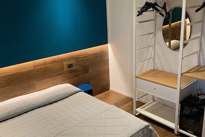 Room 19 of 61
