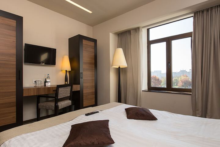 Room 58 of 102