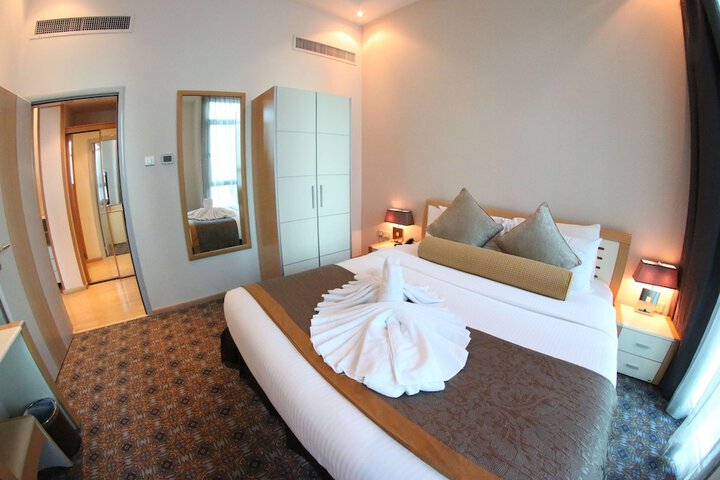 Room 7 of 49