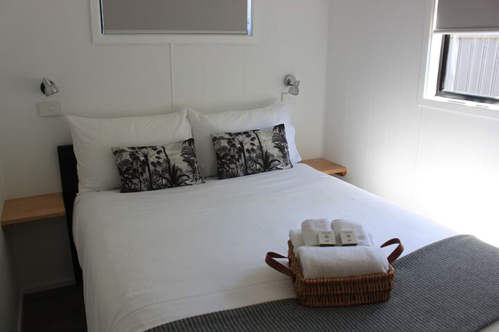 Room 4 of 27
