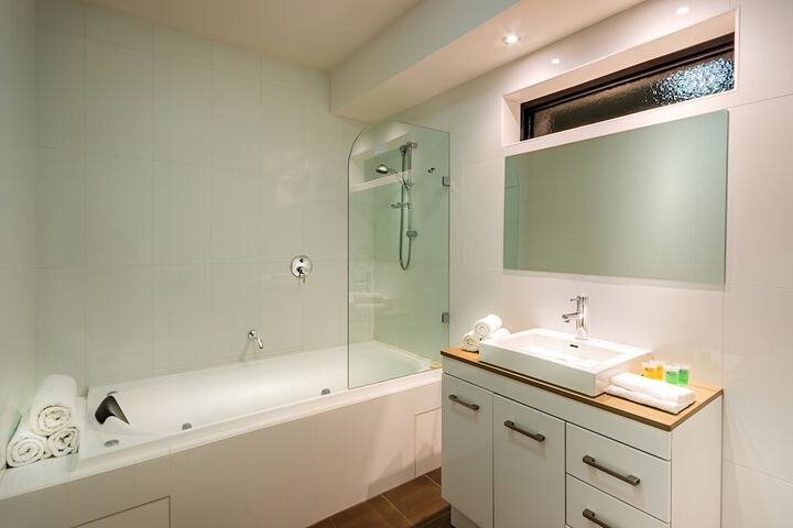 Room 15 of 22