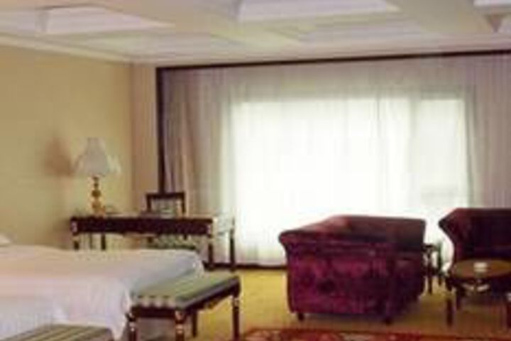 Room 112 of 159