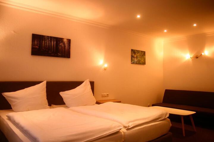 Room 5 of 34