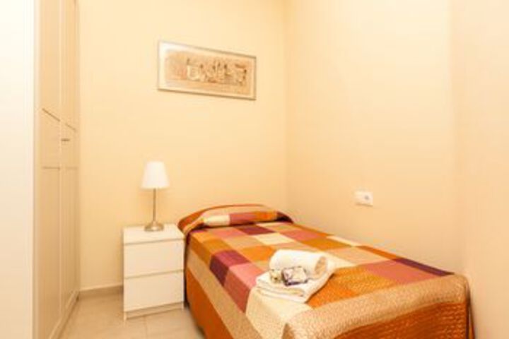 Room 5 of 13