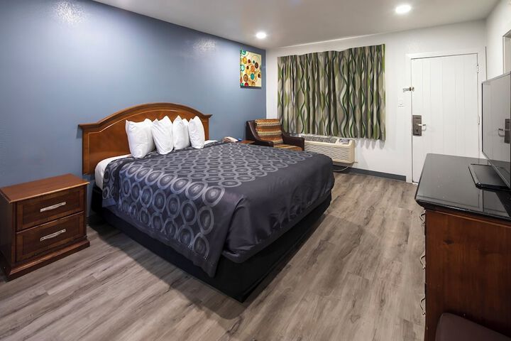 Standard | King Bed (38 of 47)