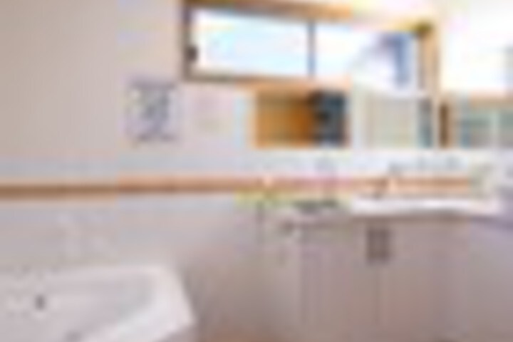 Room 146 of 252